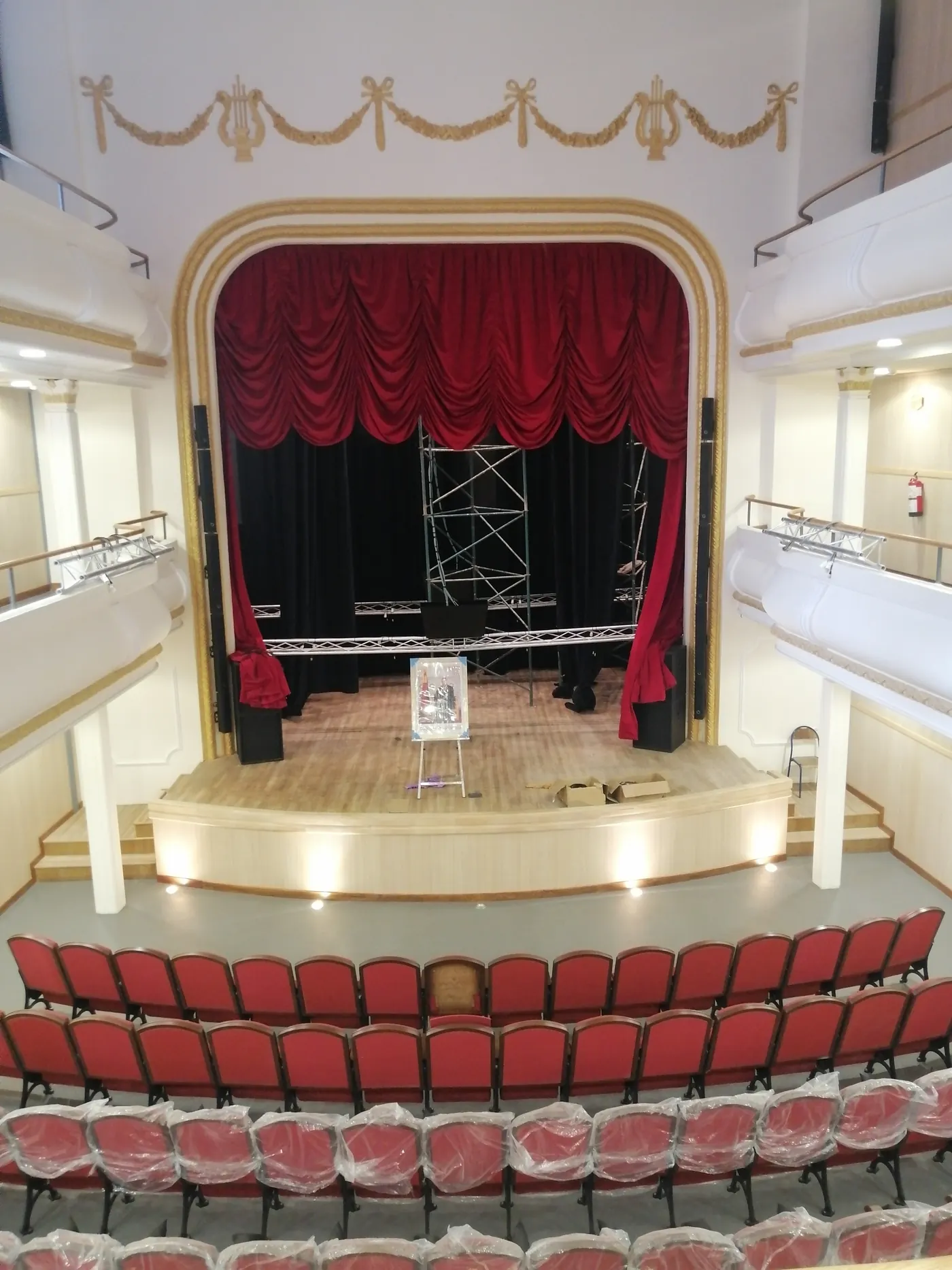 Théâtre National de Tétouan restauré avec rideau rouge